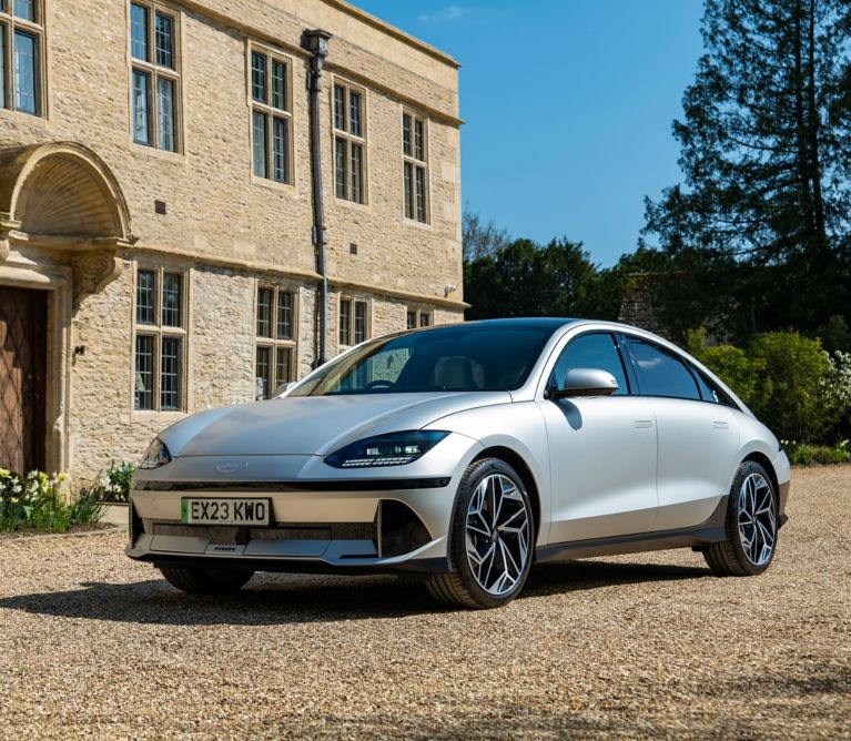 Hyundai IONIQ 6 named Best Family Car at the UK Car of the Year Awards 2025